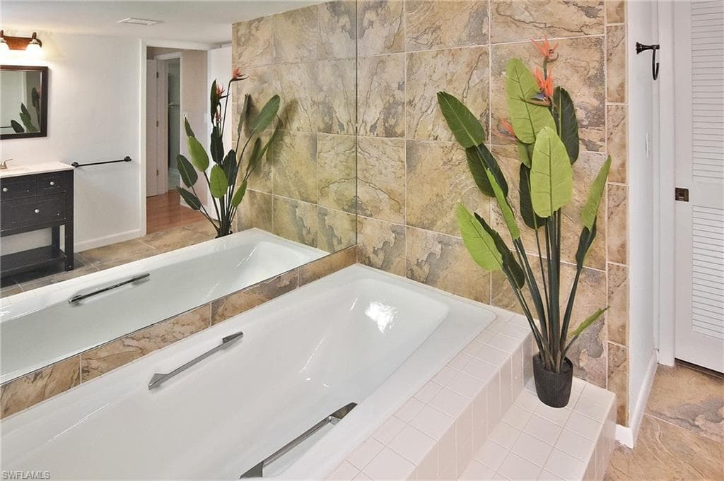3350 N Key DR 504-16