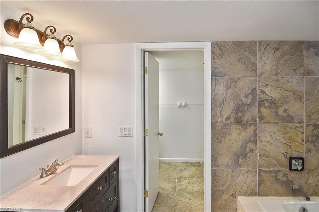 3350 N Key DR 504-15