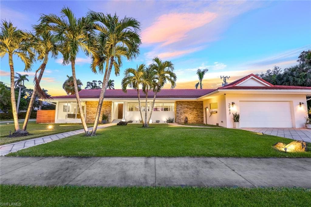 2943 Valencia WAY-48