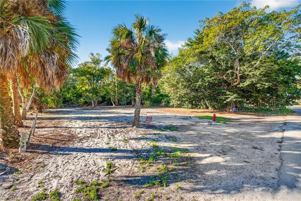 2596 Holly AVE-3