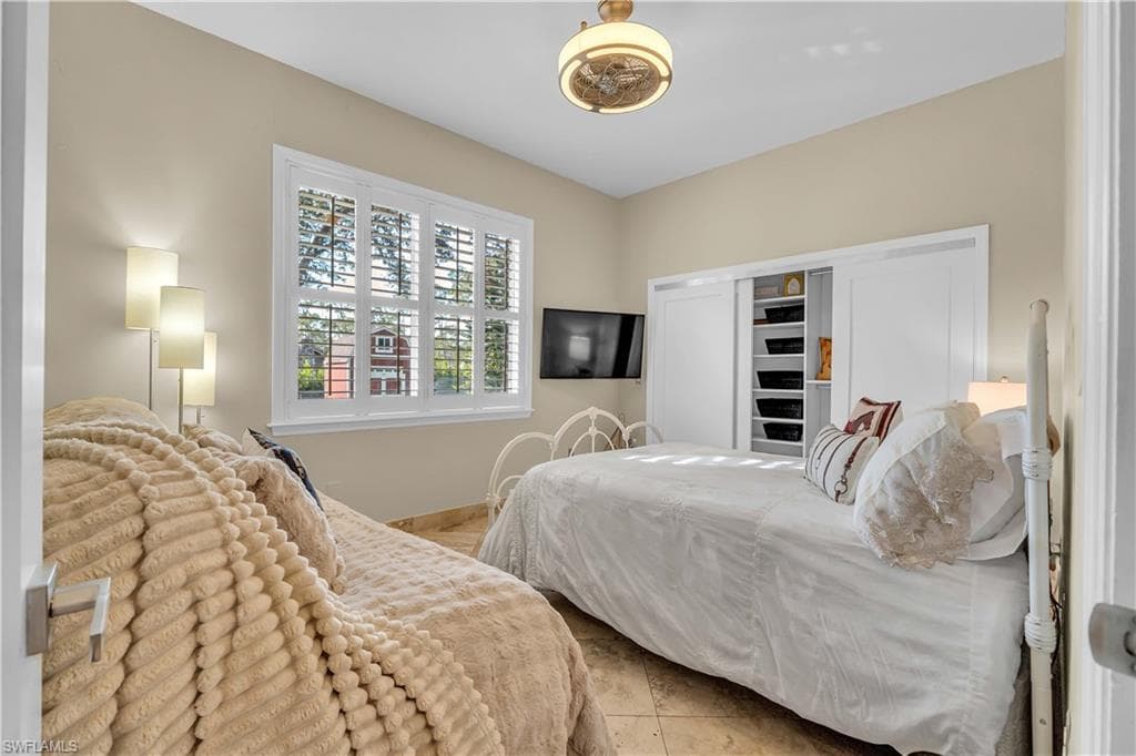24410 Golden Eagle LN-28