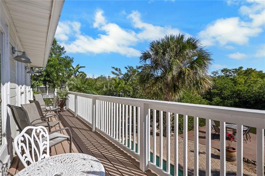 1292 Grand Canal DR-28