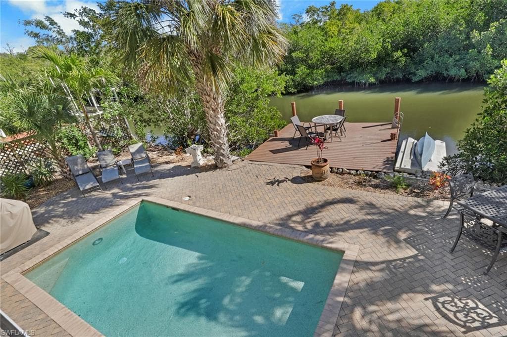 1292 Grand Canal DR-30