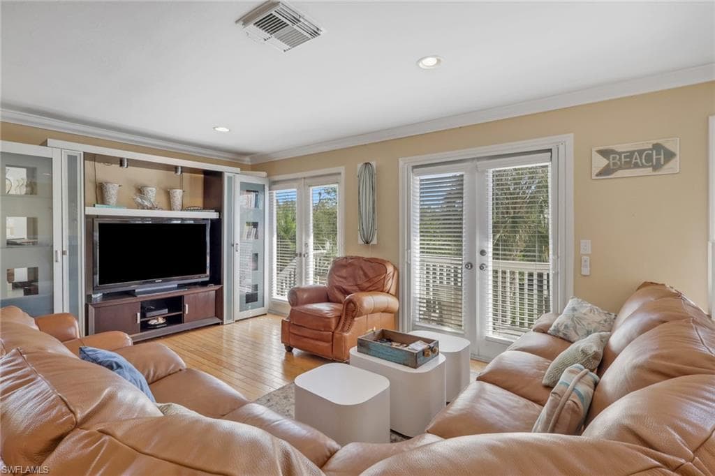 1292 Grand Canal DR-11