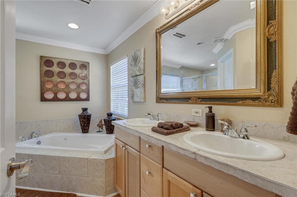 1292 Grand Canal DR-19