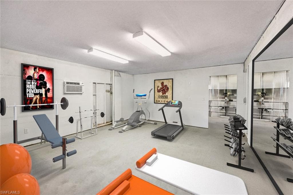 1285 Grand Canal DR-33