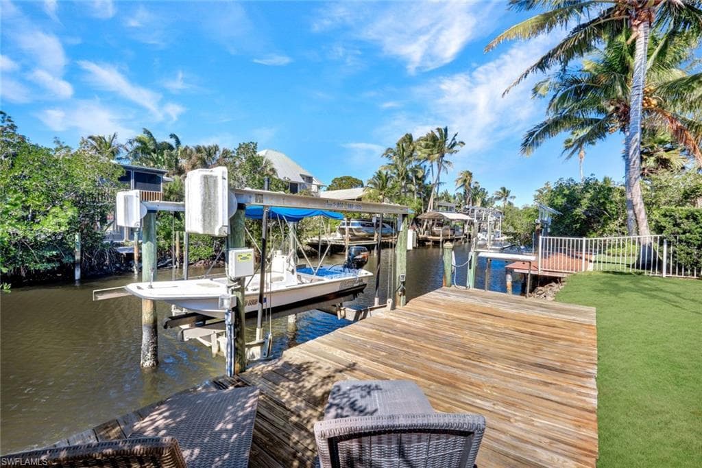 1285 Grand Canal DR-35