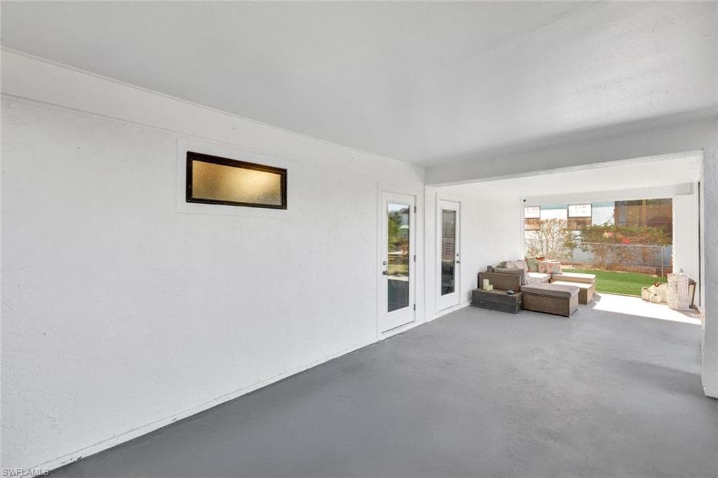 1285 Grand Canal DR-31