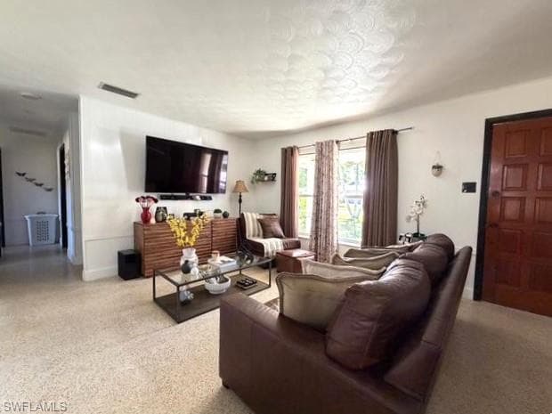 40 Victoria DR-11