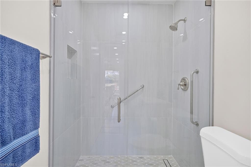 720 Joel BLVD-13