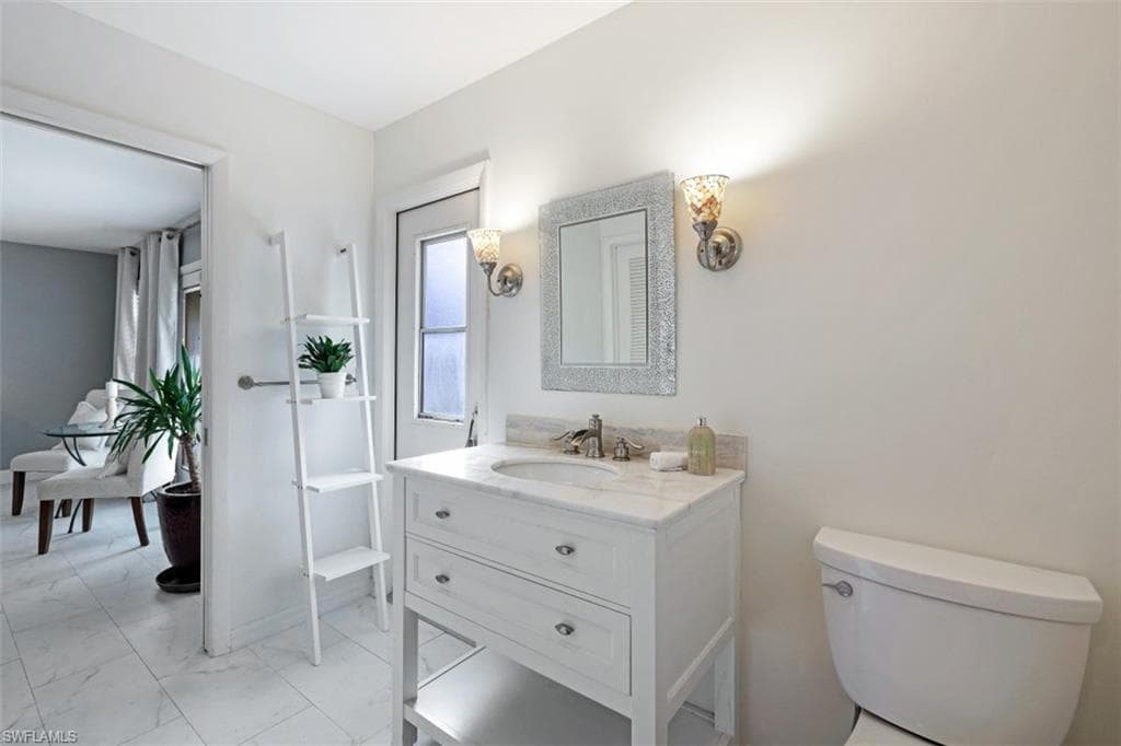 1030 Aqua LN-17