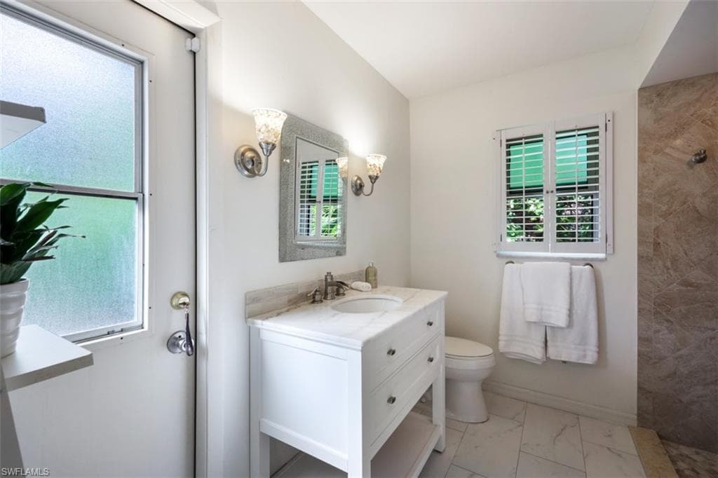 1030 Aqua LN-16