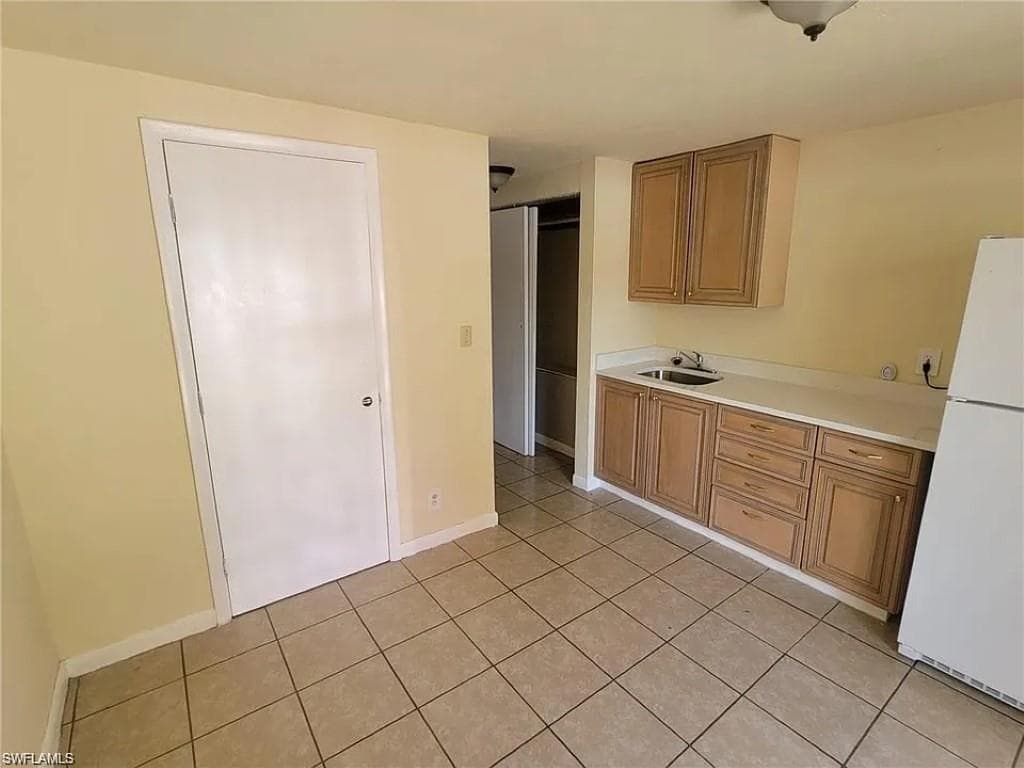 5214 Sholtz ST A+B-4