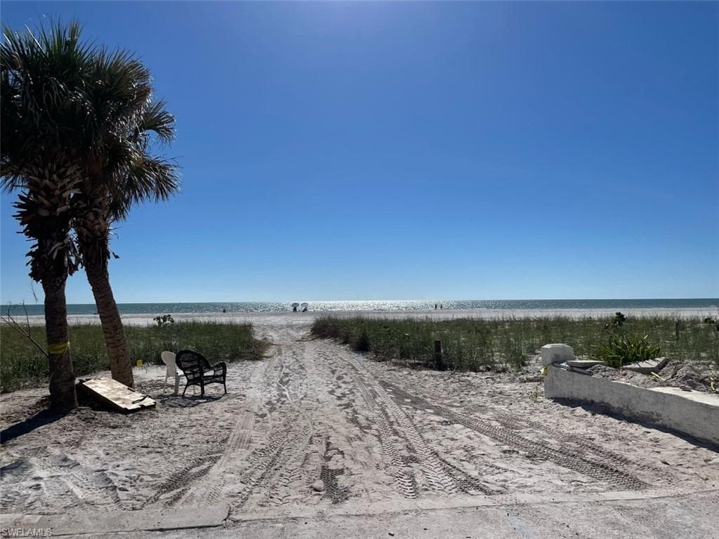 2330 Estero BLVD-12