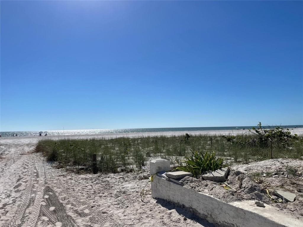 2330 Estero BLVD-11
