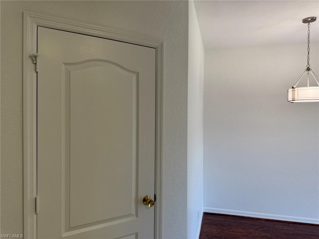 1376 Weeping Willow CT-19