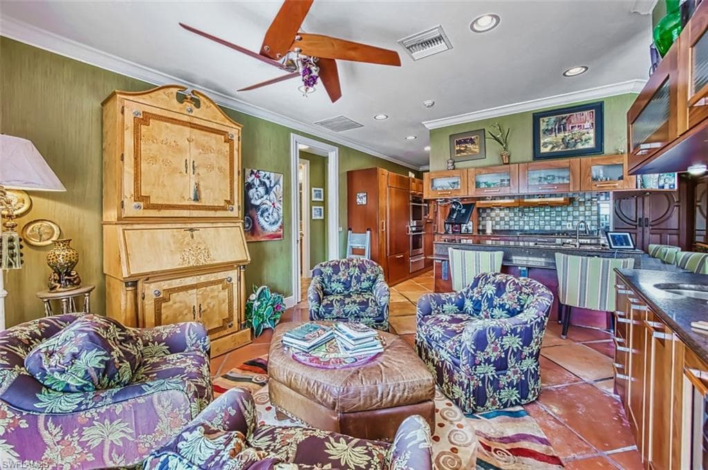 130 Montrose DR-15