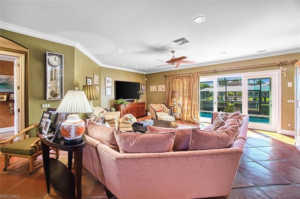 130 Montrose DR-11