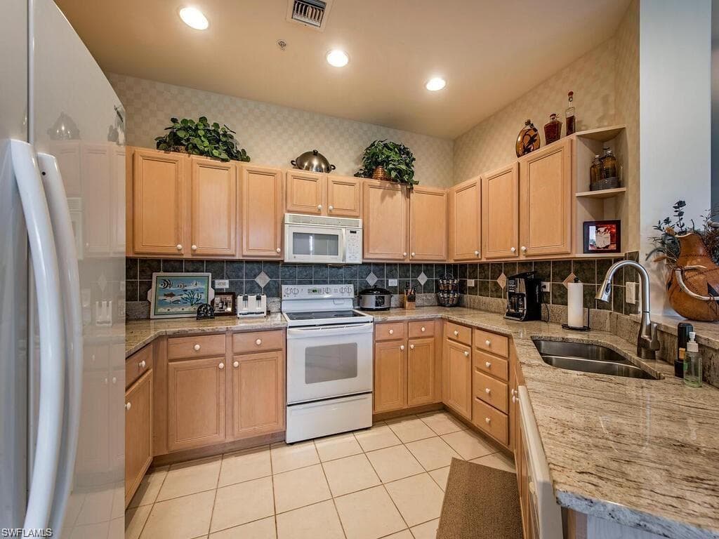 8225 Danbury BLVD E 1-102-3