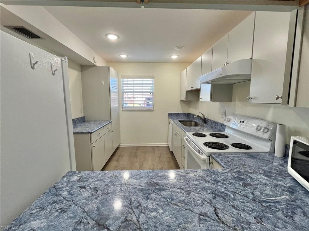 1356 Myerlee Country Club BLVD 2-11