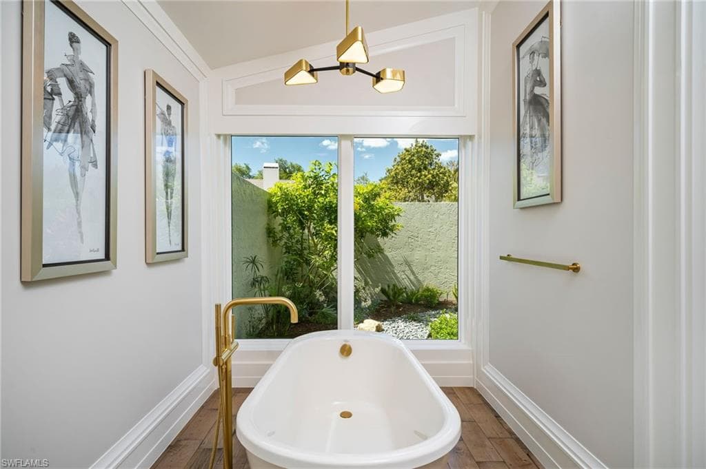 805 Lake Vista CT-23