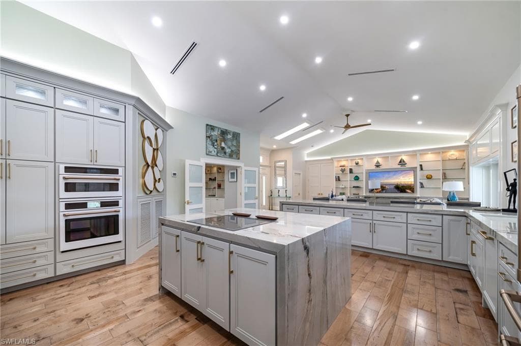 805 Lake Vista CT-2