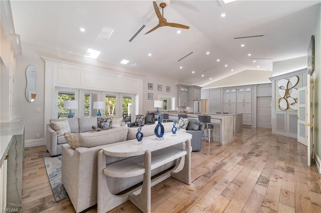 805 Lake Vista CT-13
