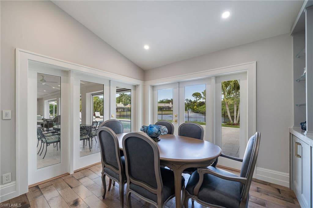 805 Lake Vista CT-16
