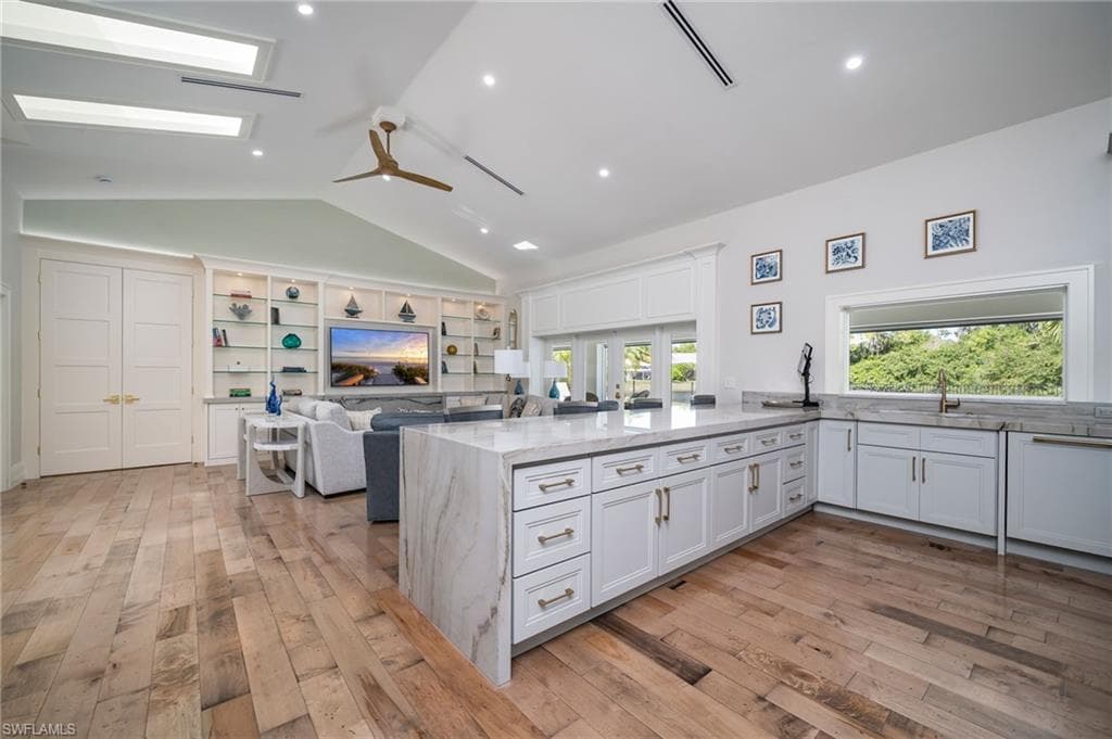 805 Lake Vista CT-4