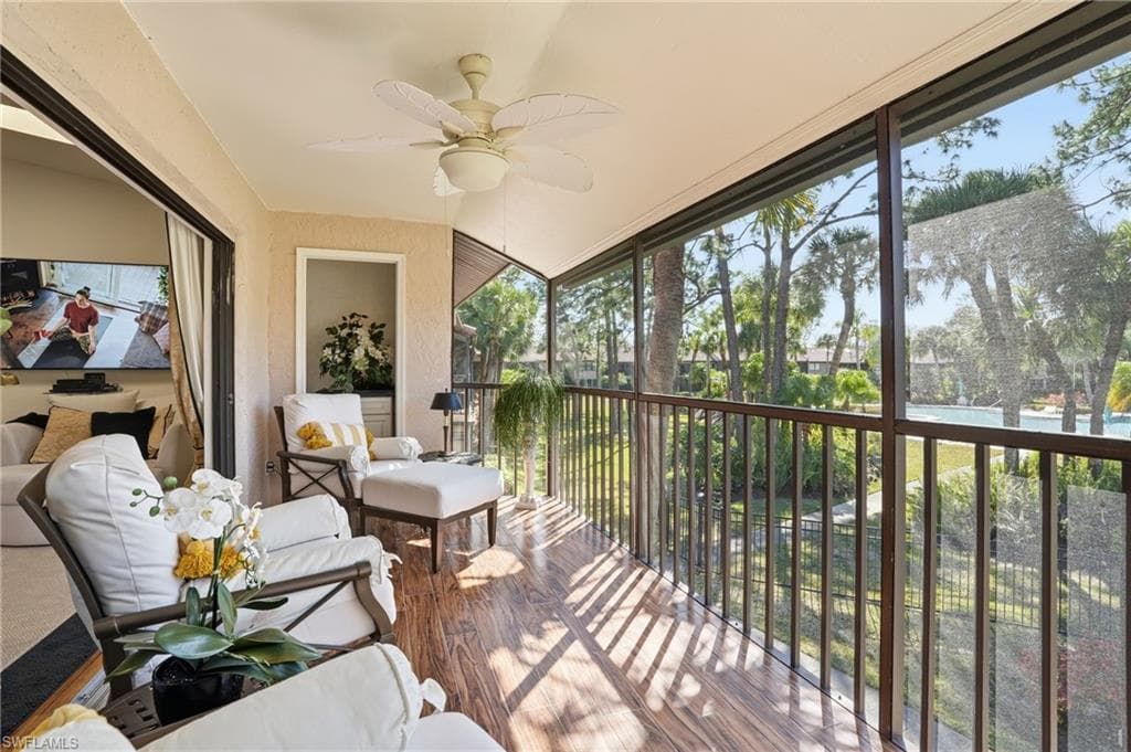 3231 Horse Carriage WAY 10-13