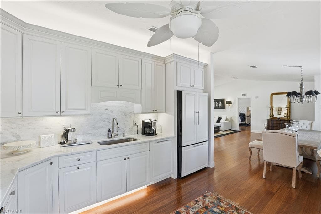 3231 Horse Carriage WAY 10-7