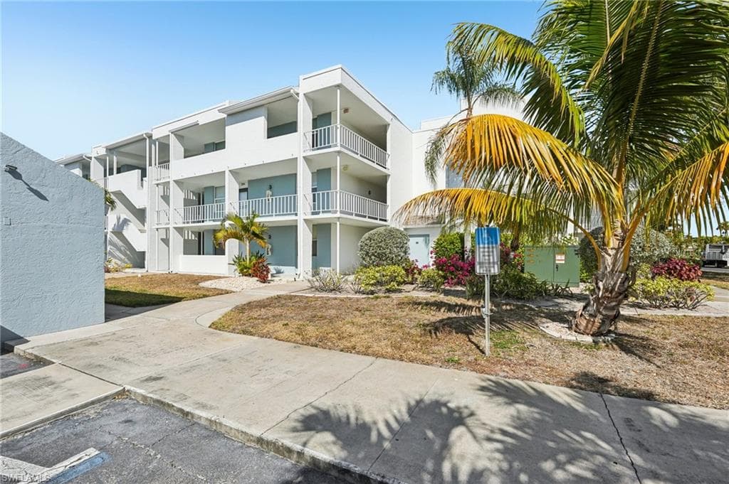 5959 Winkler RD 305-2