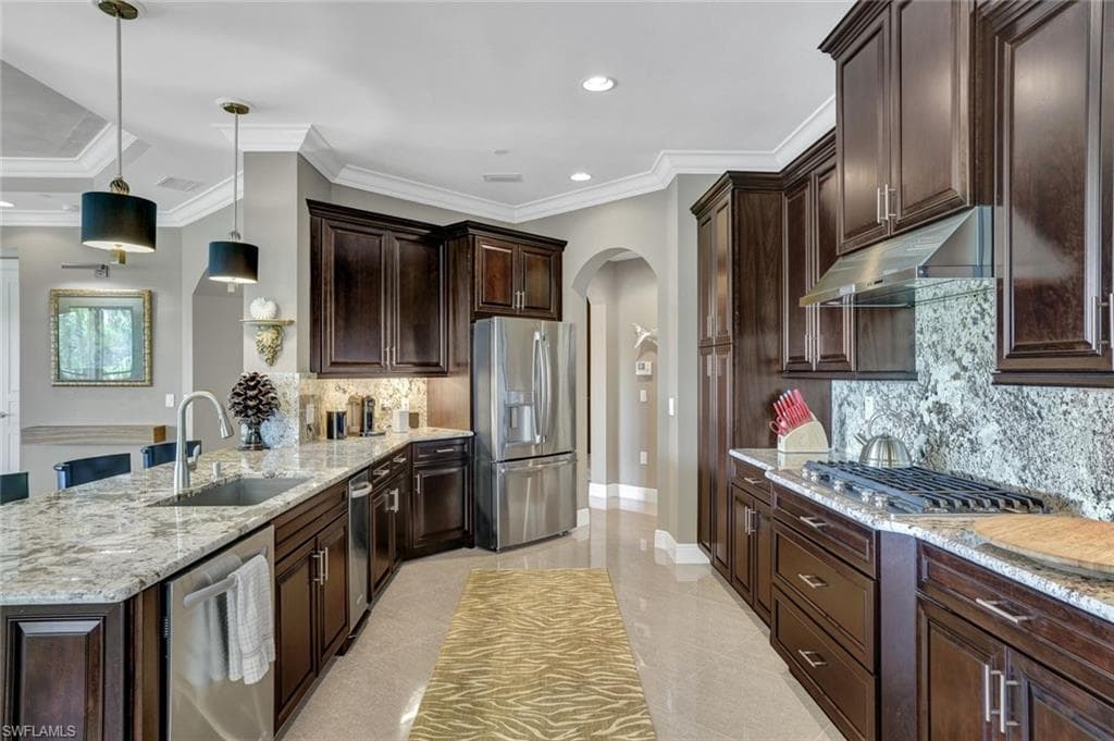 2772 Tiburon BLVD E 5-102-3