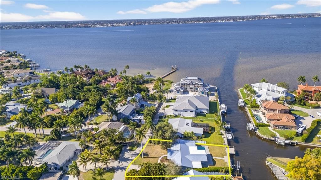 541 Bayside DR-36