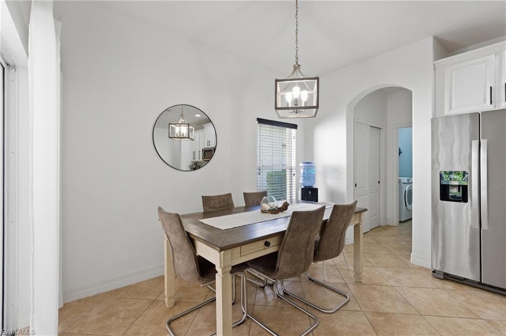 2452 Blackburn CIR-26