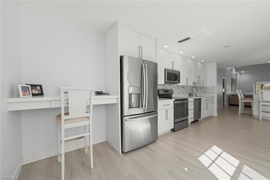 15667 Carriedale LN-16