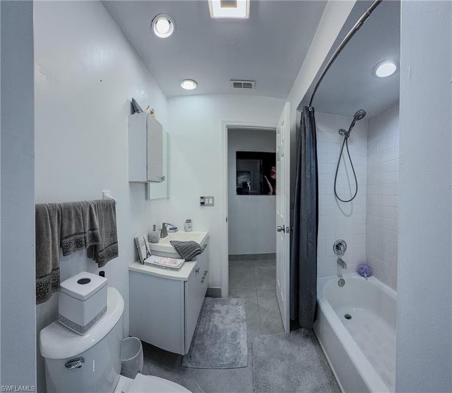 22690 Island Lakes DR-25
