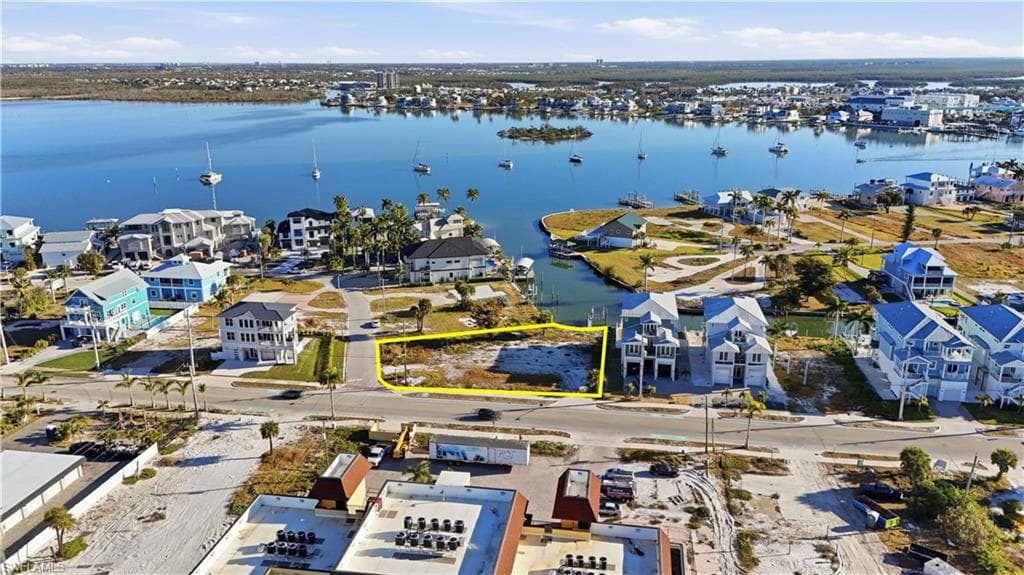 601 Estero BLVD-10