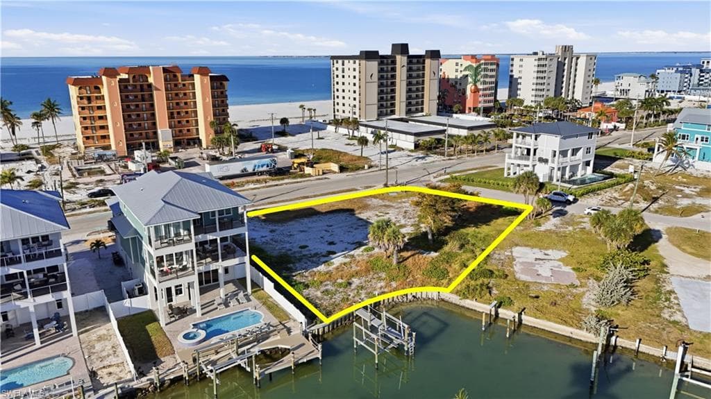 601 Estero BLVD-8