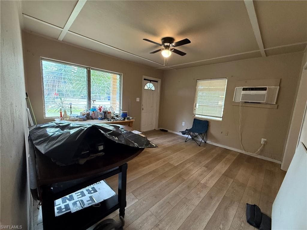 244 Labelle AVE-6