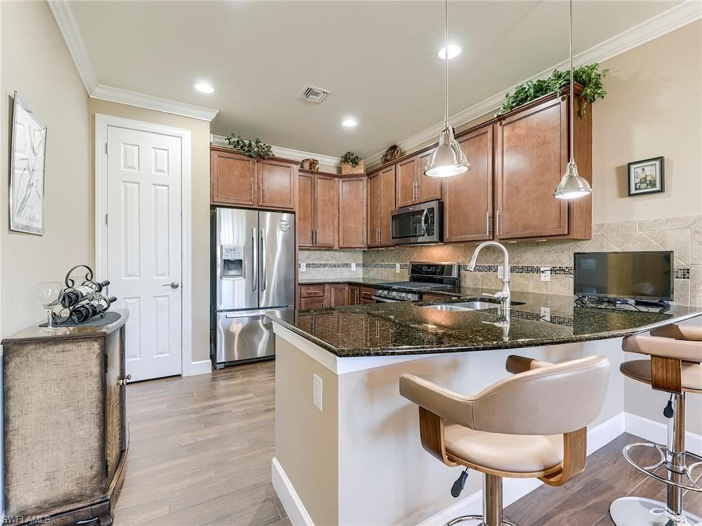 10641 Jackson Square DR-6