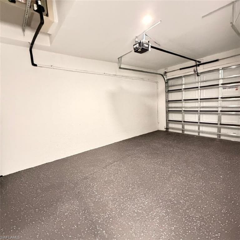 209-211 W 12th ST-27