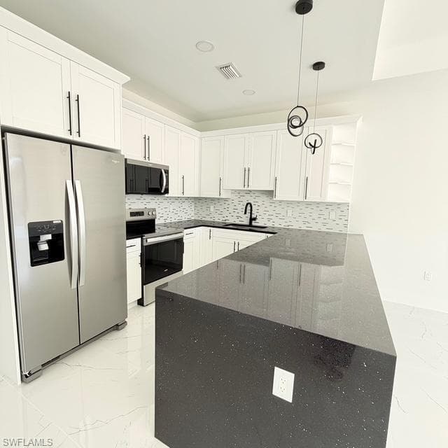 209-211 W 12th ST-32
