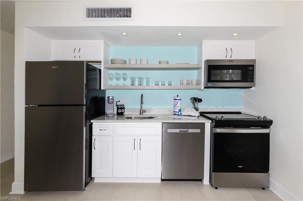 2255 W Gulf DR 121-8
