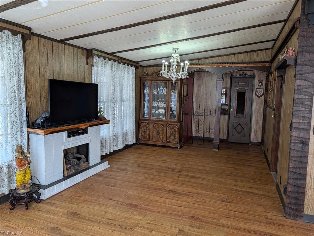 807 Holly Berry CT-3