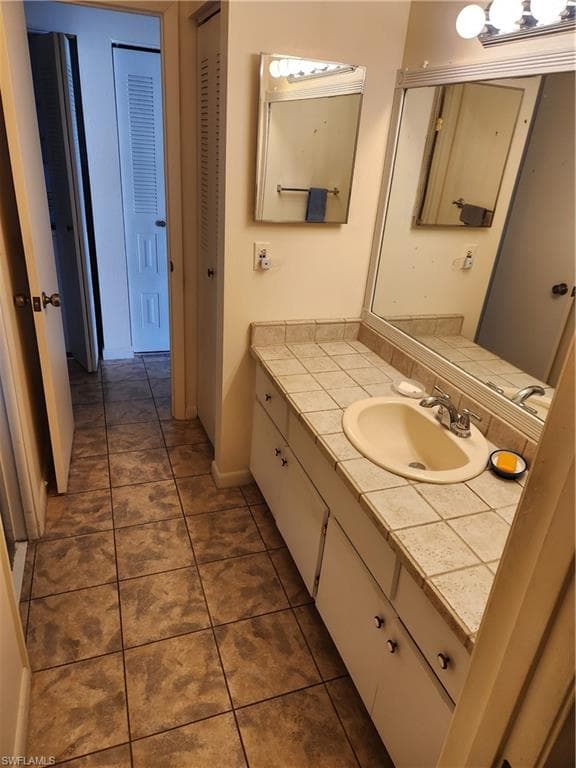 10521 Putnam CT-11