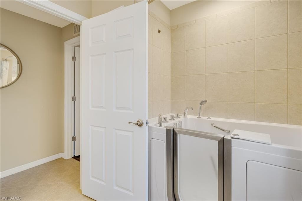 8510 Violeta ST 102-26