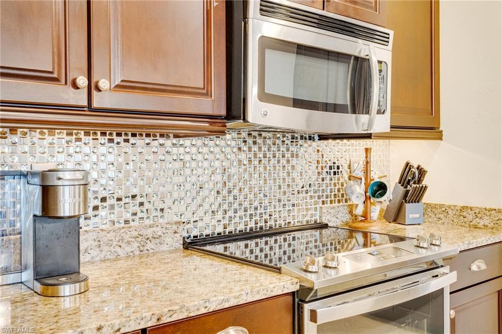 8510 Violeta ST 102-8