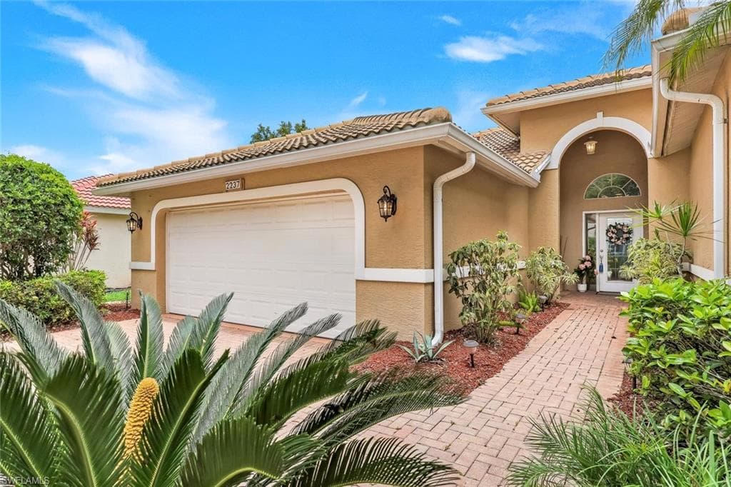 2237 Heritage Greens DR-9