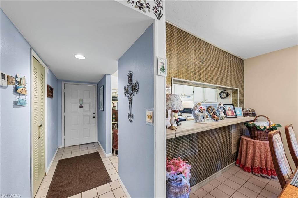 9305 Lake Park DR 102-13